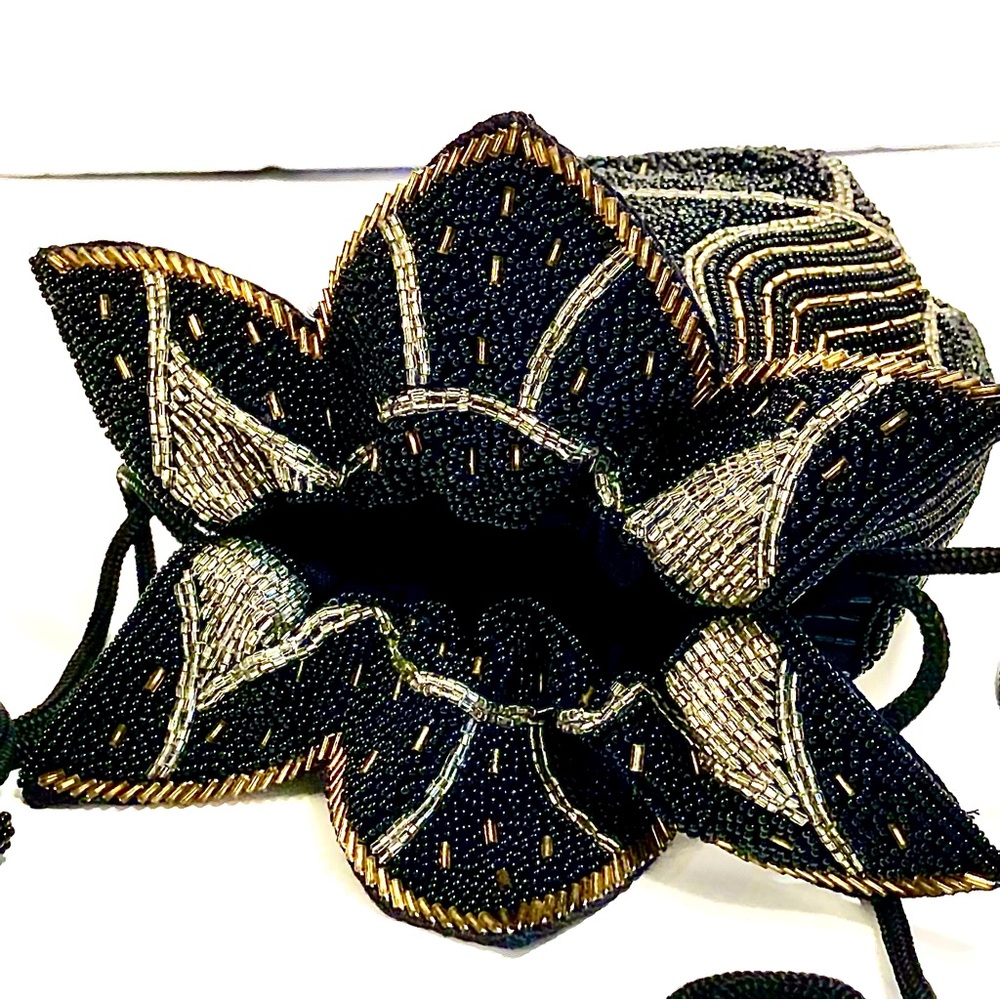 Spring Sale🌼 Art Deco tasseled beaded petal opening drawstring party bag